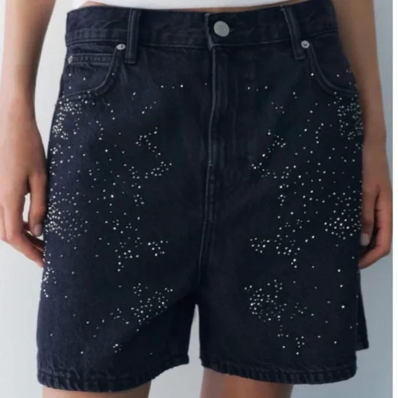 ZARA Rhinestone Studded Denim Shorts BNWT Dark Wash Size 6 Sparkle - Picture 2 of 7